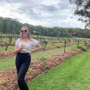 Meet your Posher, Chloe